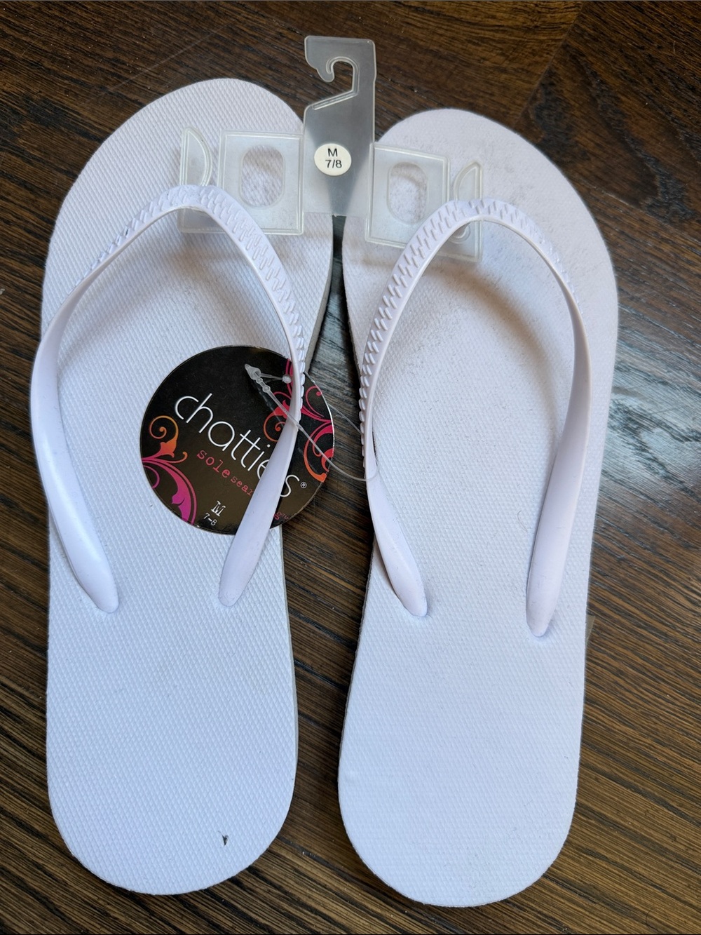 CHATTIES NWT White Women’s Flip Flop Sandals Size 7/8 7.5